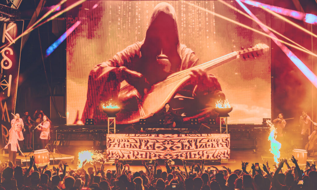 Processing Synth Groups for a Massive, Festival-Ready Sound
